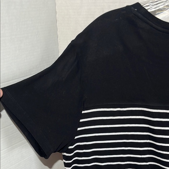 Old Navy Black and White Striped Short Sleeve Tee - Picture 7 of 7